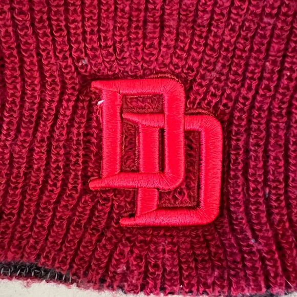 Marvel Mens Daredevil Punisher Embroidered Logo Reversible Red Gray Beanie Hat - Picture 2 of 7